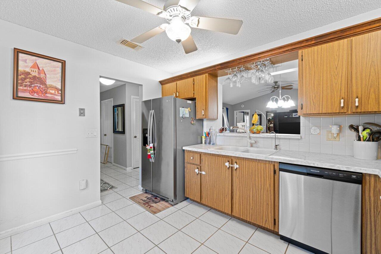 23344 Southwest 55th Avenue, Unit A Boca Raton, FL 33433 - Photo 7 of 25 014-23344Southwest55thAvenue-BocaRaton-F