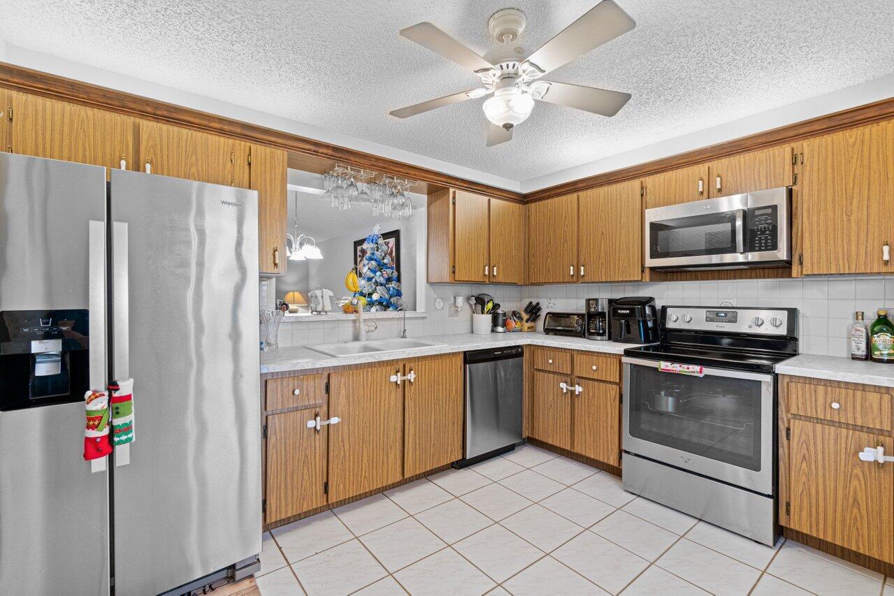 23344 Southwest 55th Avenue, Unit A Boca Raton, FL 33433 - Photo 8 of 25 012-23344Southwest55thAvenue-BocaRaton-F