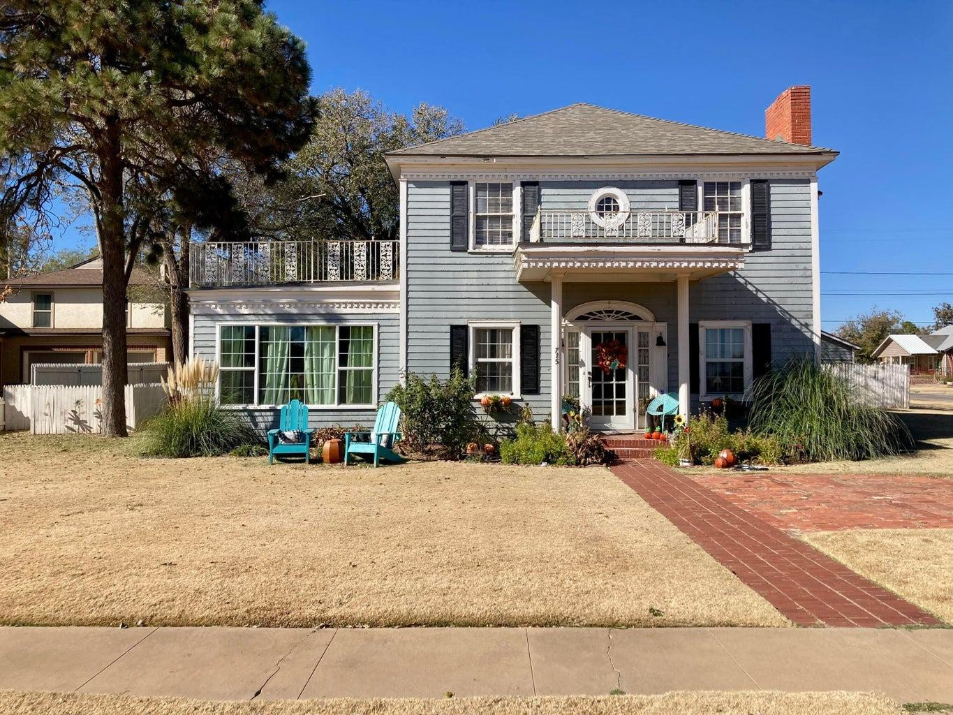 715 Denver Plainview, TX 79072 - Photo 1 of 45 front view of a house with a patio