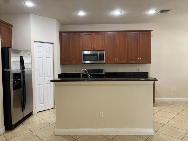 $2,900 | 9057 Preston Place, Tamarac, FL 33321