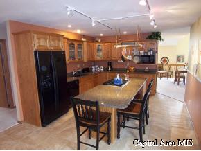 14 Williamsburg Road Sherman, IL 62684 - Photo 5 of 9 Gallery Image 5