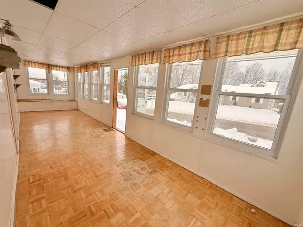 $114,000 | 305 Walker Street, Loogootee, IN 47553