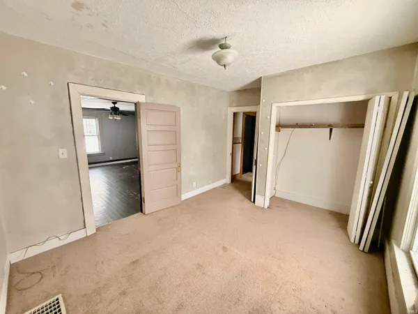 $114,000 | 305 Walker Street, Loogootee, IN 47553