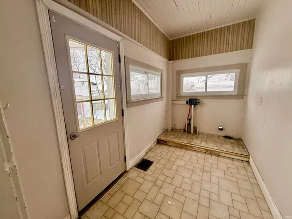 $114,000 | 305 Walker Street, Loogootee, IN 47553