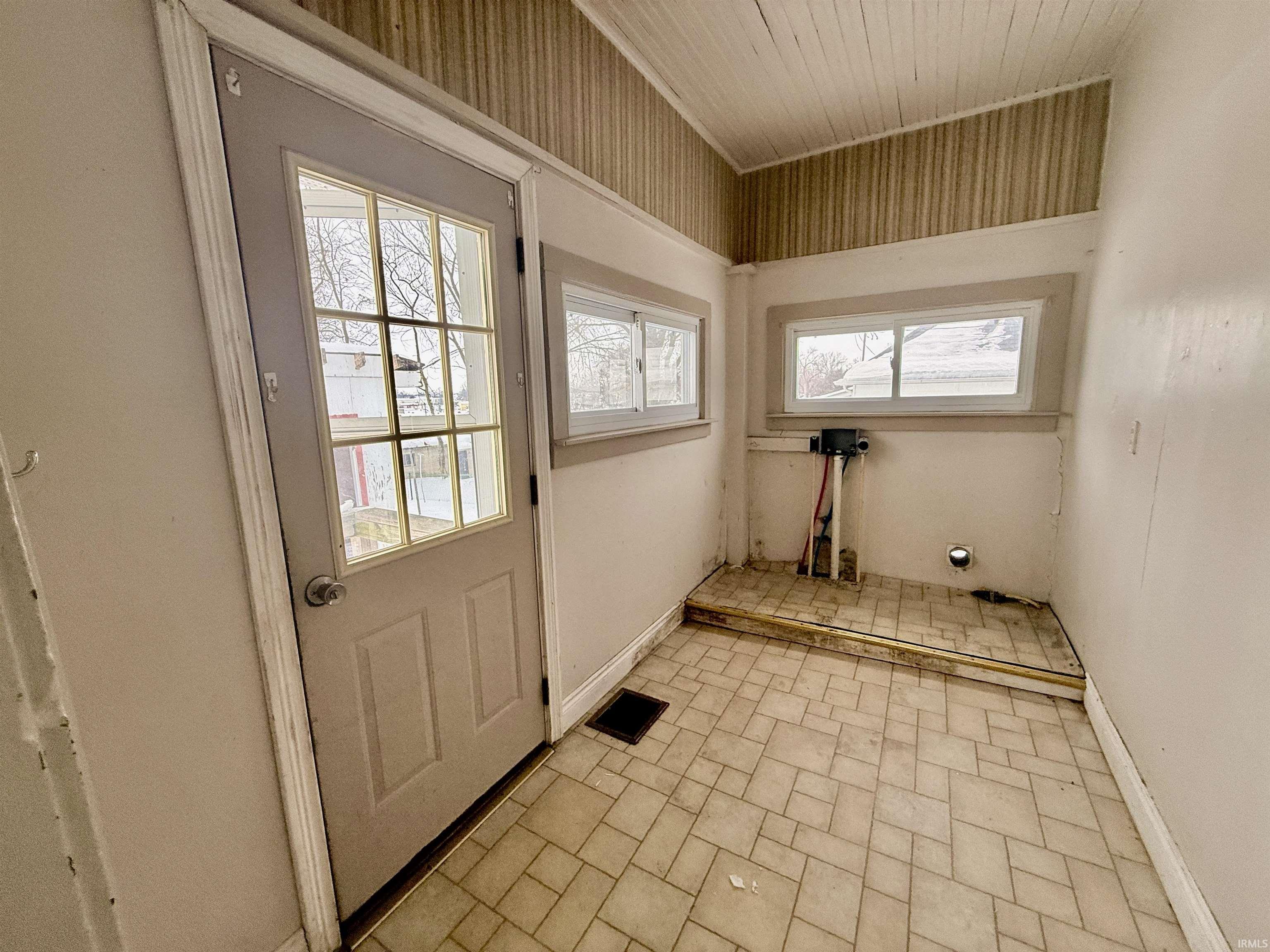 305 Walker Street Loogootee, IN 47553 - Photo 9 of 13