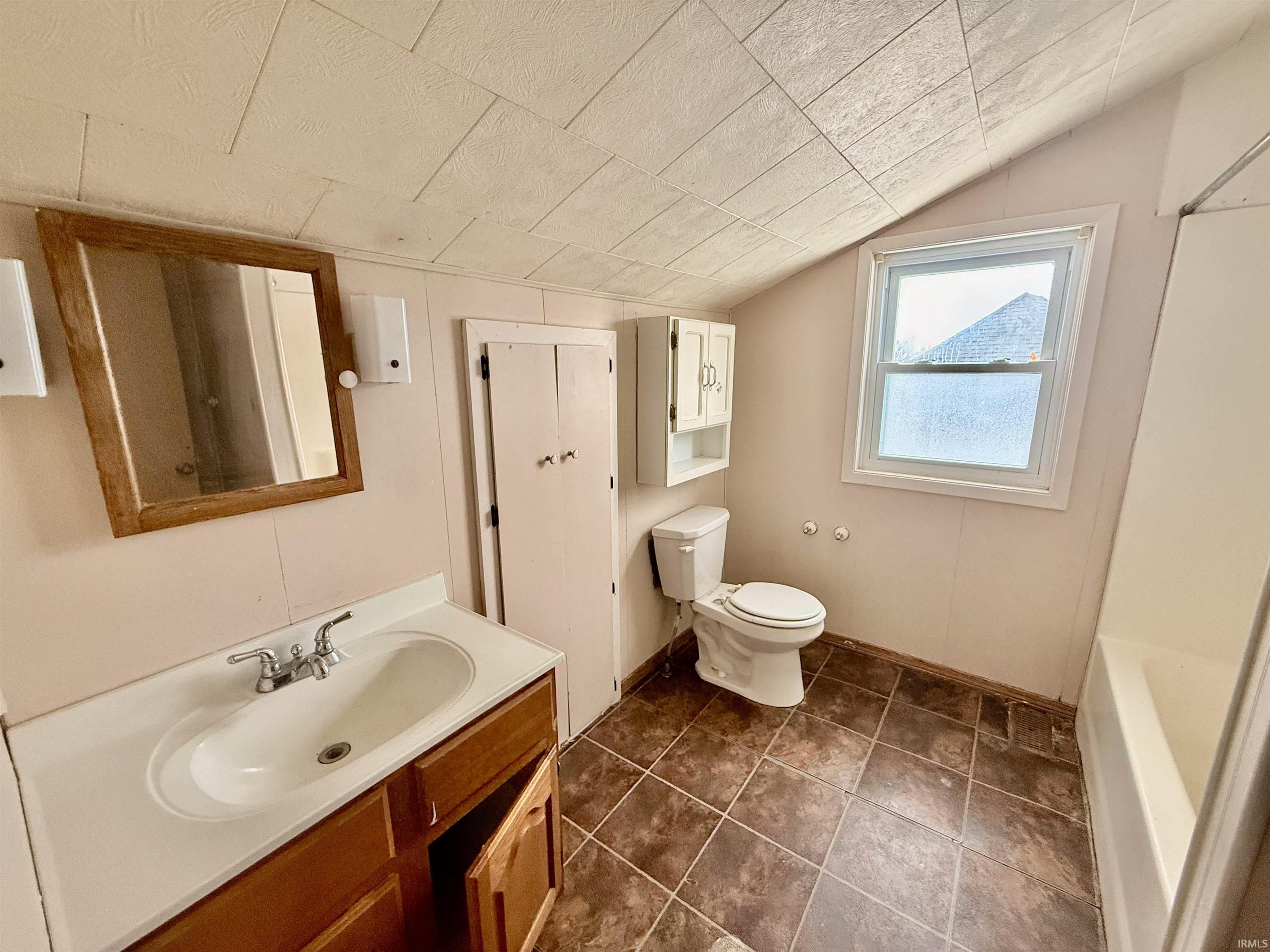 305 Walker Street Loogootee, IN 47553 - Photo 10 of 13