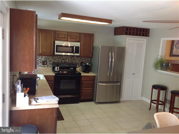 509 Sutherland Road Ewing, NJ 08618 - Photo 3 of 20