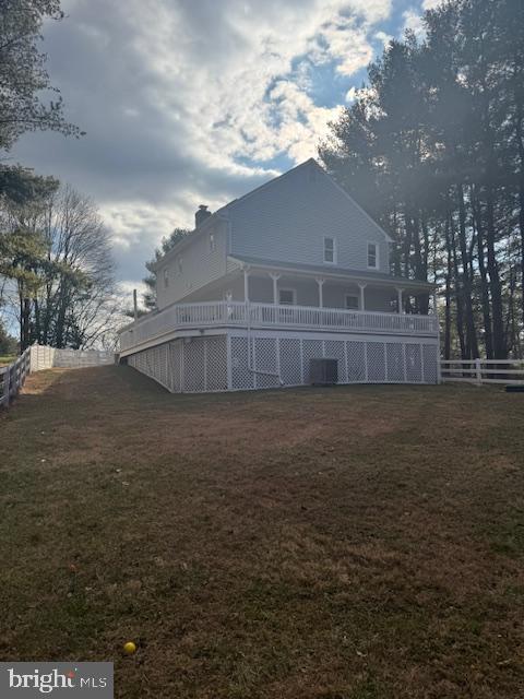 21841 Glendalough Road Gaithersburg, MD 20882 - Photo 5 of 5 a view of a house with a yard
