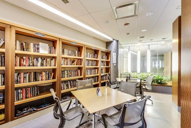 $2,200 | 400 East Randolph Street, Unit 1611, Chicago, IL 60601