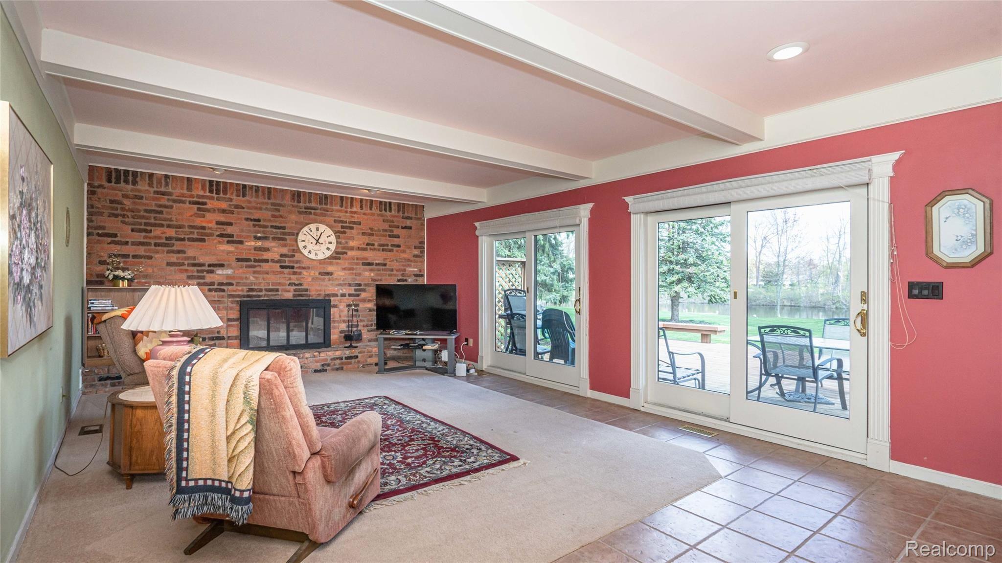 5330 Inverrary Lane Commerce Township, MI 48382 - Photo 33 of 76 Spacious family room.