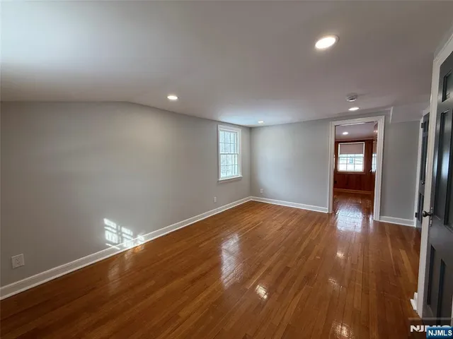 $2,500 | 524 North Monroe Street, Unit 2, Ridgewood, NJ 07450