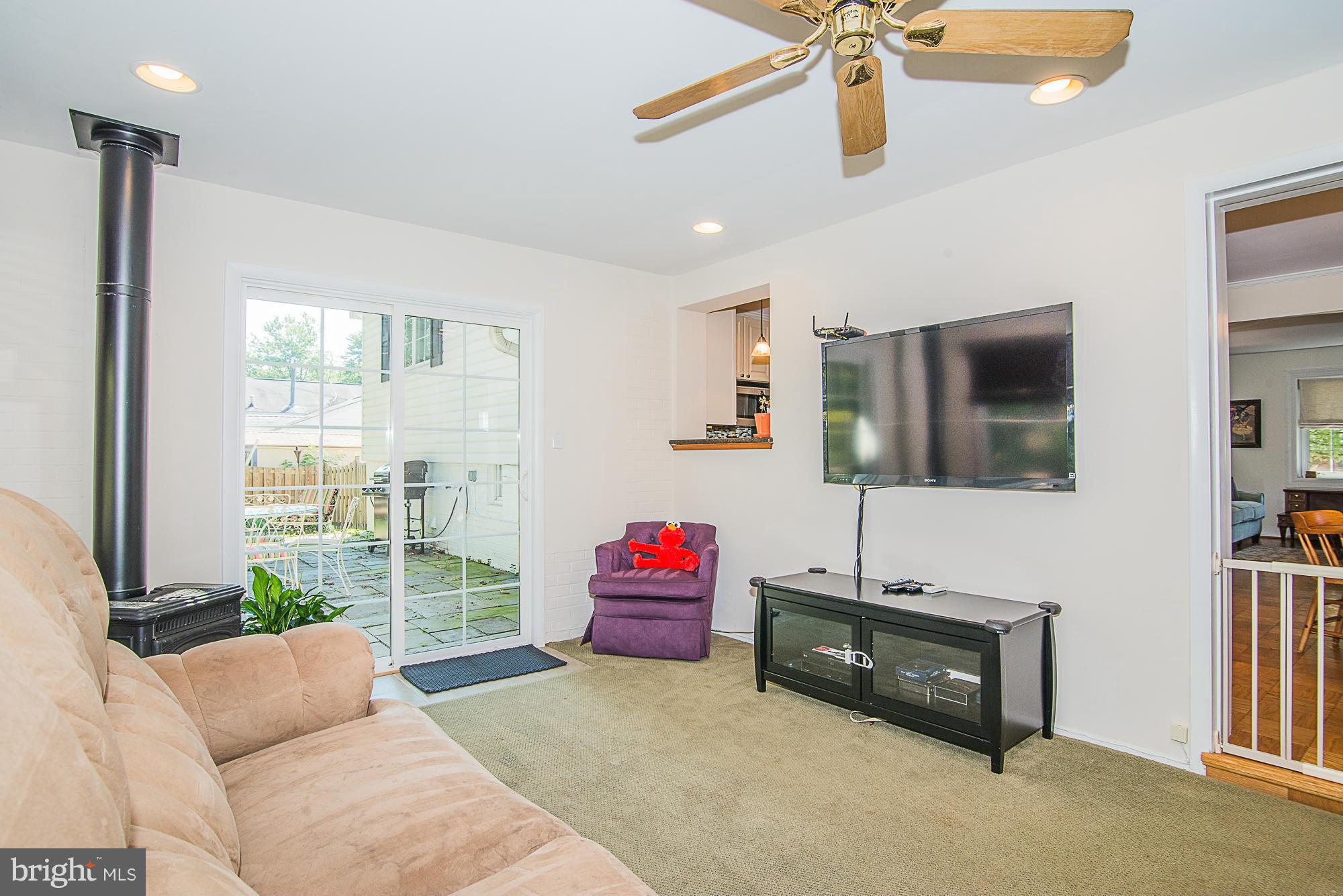 7314 Elgar Street Springfield, VA 22151 - Photo 12 of 30 Family Room