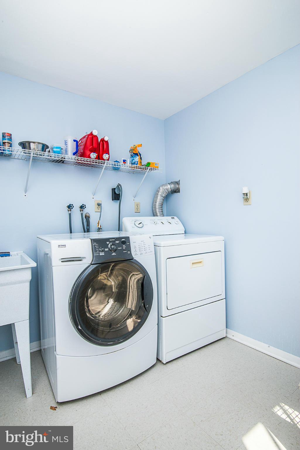 7314 Elgar Street Springfield, VA 22151 - Photo 21 of 30 Great Laundry Room/ Mud Room!