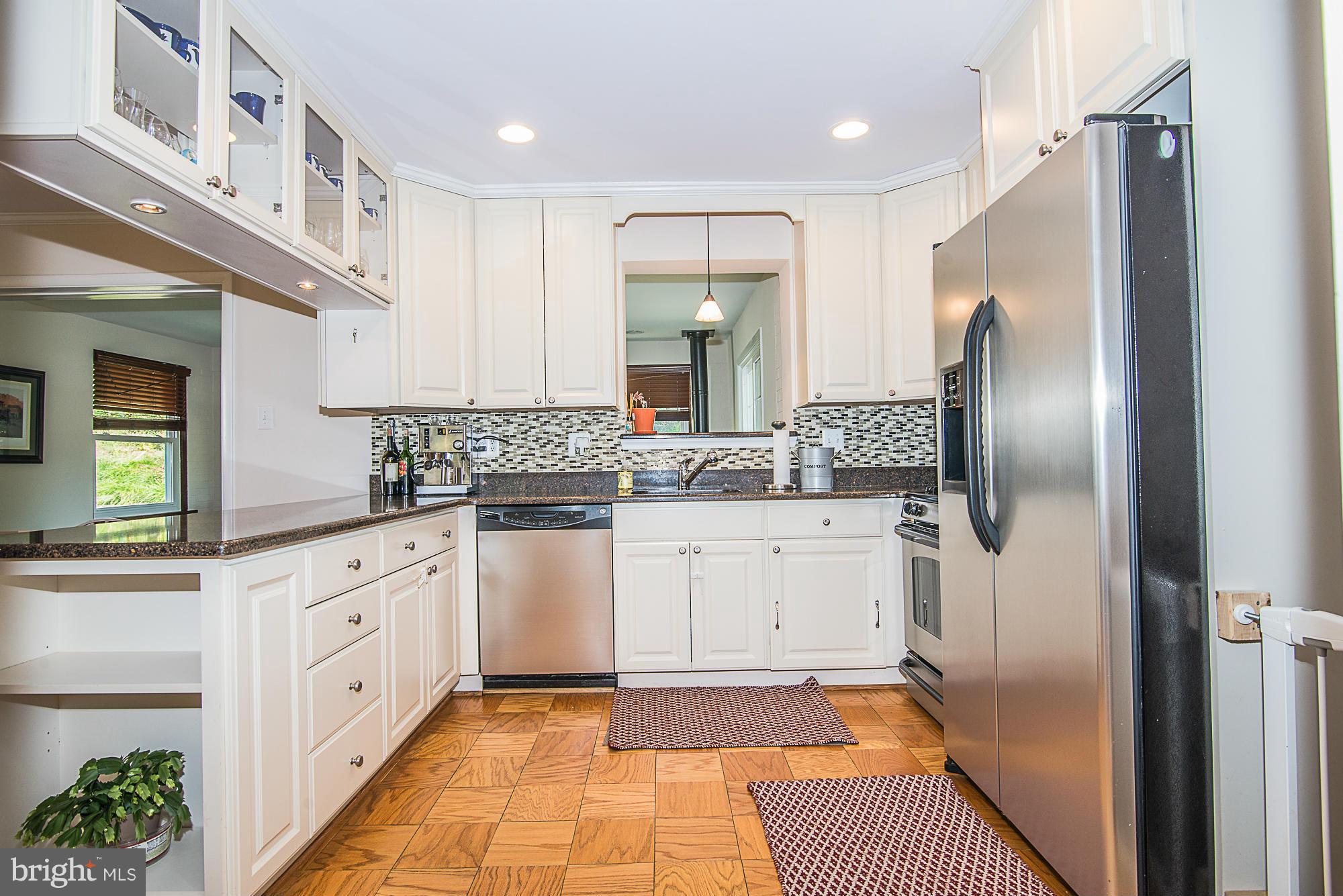 7314 Elgar Street Springfield, VA 22151 - Photo 9 of 30 Beautifully remodeled