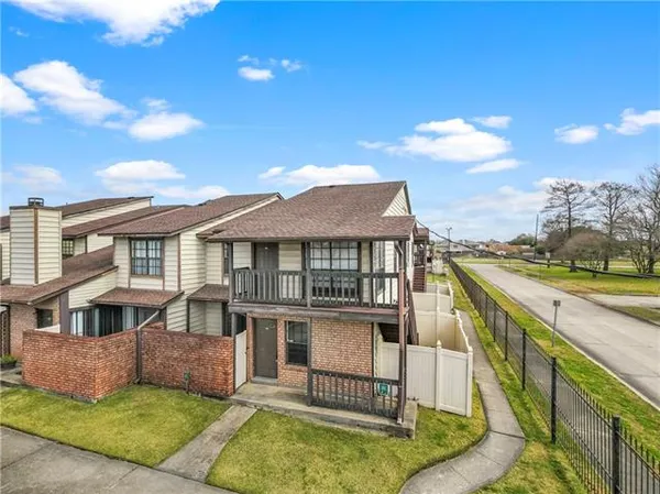 $100,000 | 2948 Manhattan Boulevard, Unit 213, Harvey, LA 70058