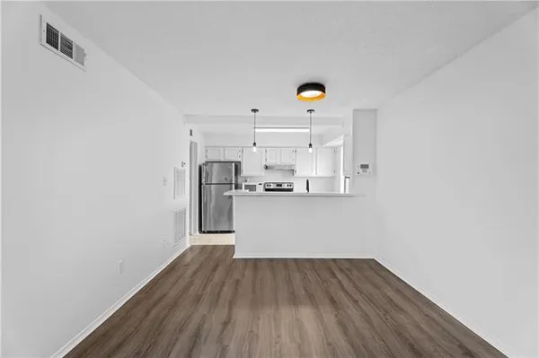 $100,000 | 2948 Manhattan Boulevard, Unit 213, Harvey, LA 70058