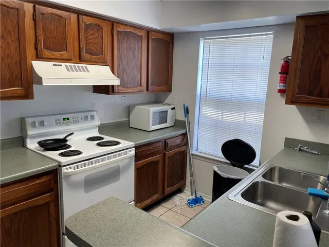 $98,000 | 2948 Manhattan Boulevard, Unit 213, Harvey, LA 70058