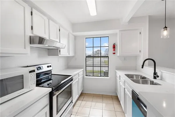 $100,000 | 2948 Manhattan Boulevard, Unit 213, Harvey, LA 70058