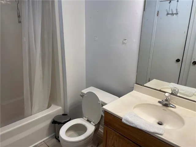 $98,000 | 2948 Manhattan Boulevard, Unit 213, Harvey, LA 70058