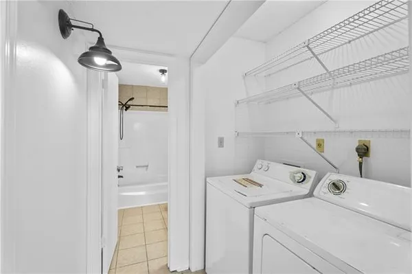 $100,000 | 2948 Manhattan Boulevard, Unit 213, Harvey, LA 70058
