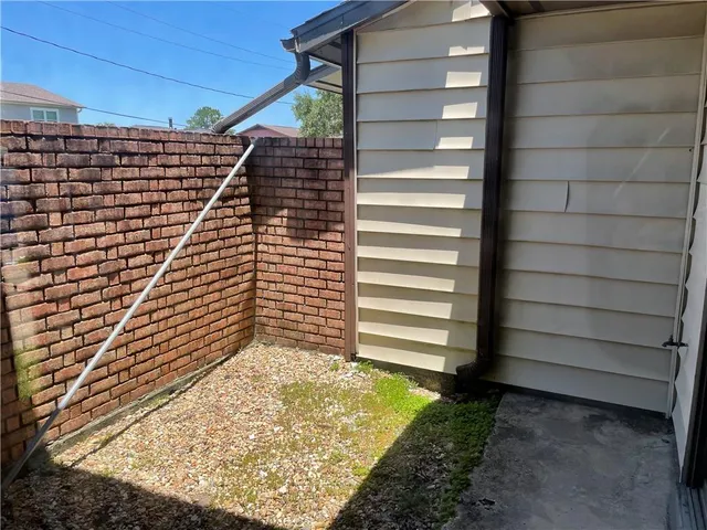 $98,000 | 2948 Manhattan Boulevard, Unit 213, Harvey, LA 70058