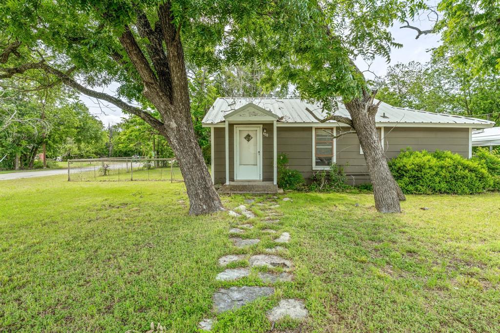 400 South Pecan St  