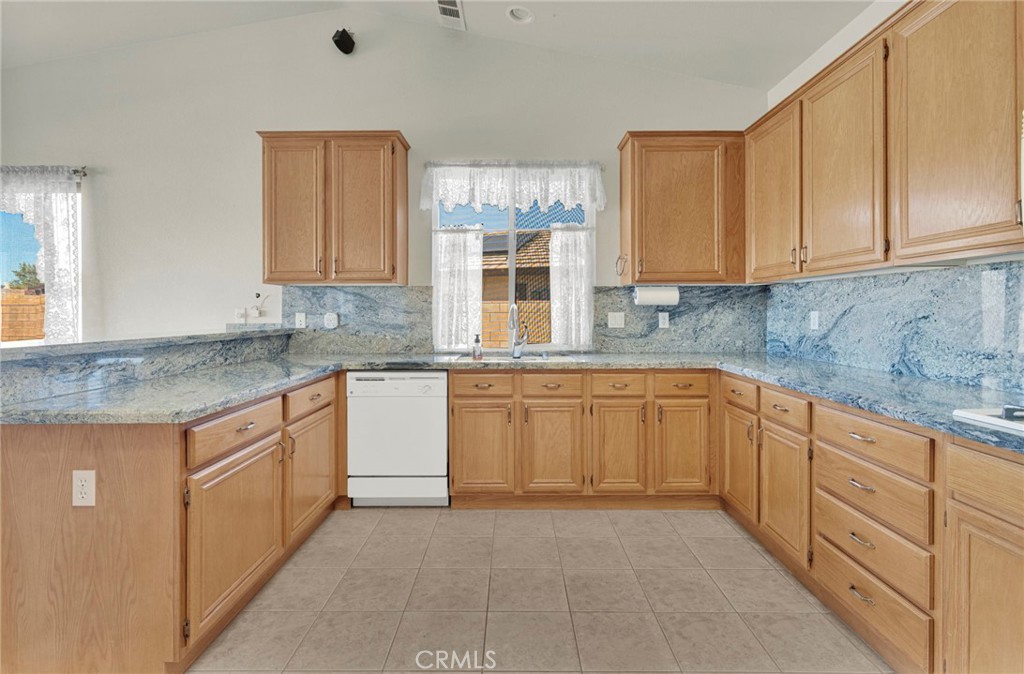 18766 KITOM Road Apple Valley, CA 92308 - Photo 18 of 59