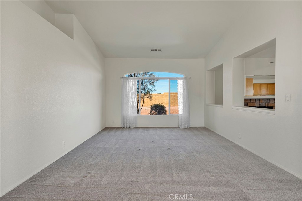 18766 KITOM Road Apple Valley, CA 92308 - Photo 10 of 59