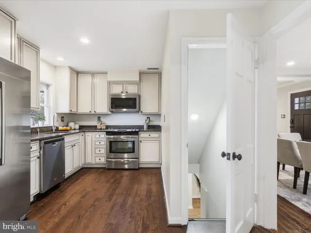 $925,000 | 6437 Spring Terrace, Falls Church, VA 22042