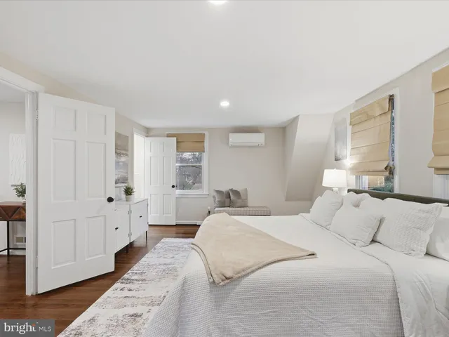 $925,000 | 6437 Spring Terrace, Falls Church, VA 22042