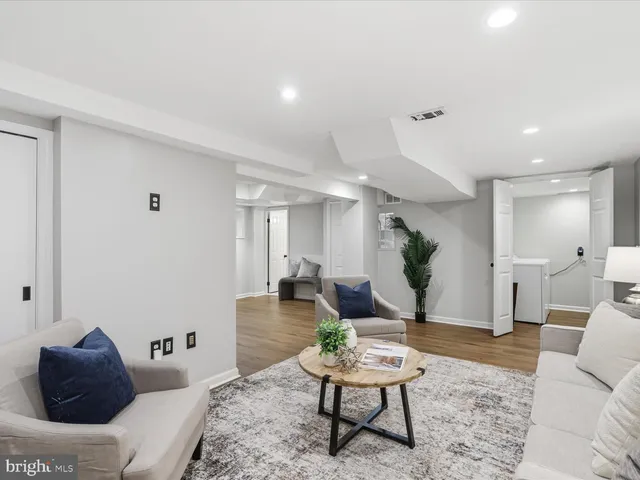 $925,000 | 6437 Spring Terrace, Falls Church, VA 22042