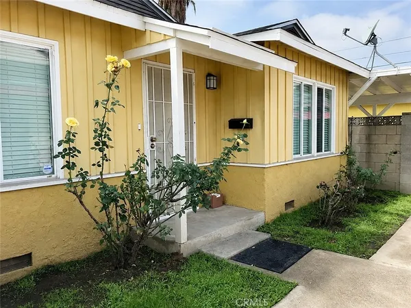 $1,000,095 | 5743-5745 Kester Avenue, Sherman Oaks, CA 91411