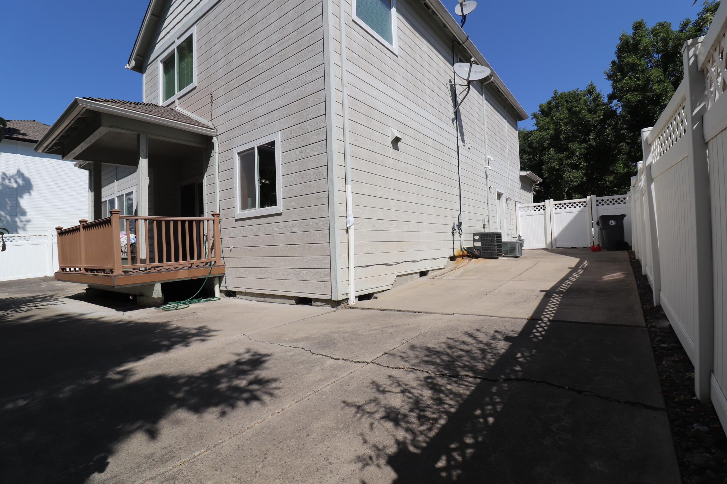 2160 Crestbrook Road, Unit 8 Medford, OR 97504 - Photo 2 of 29 IMG_2290