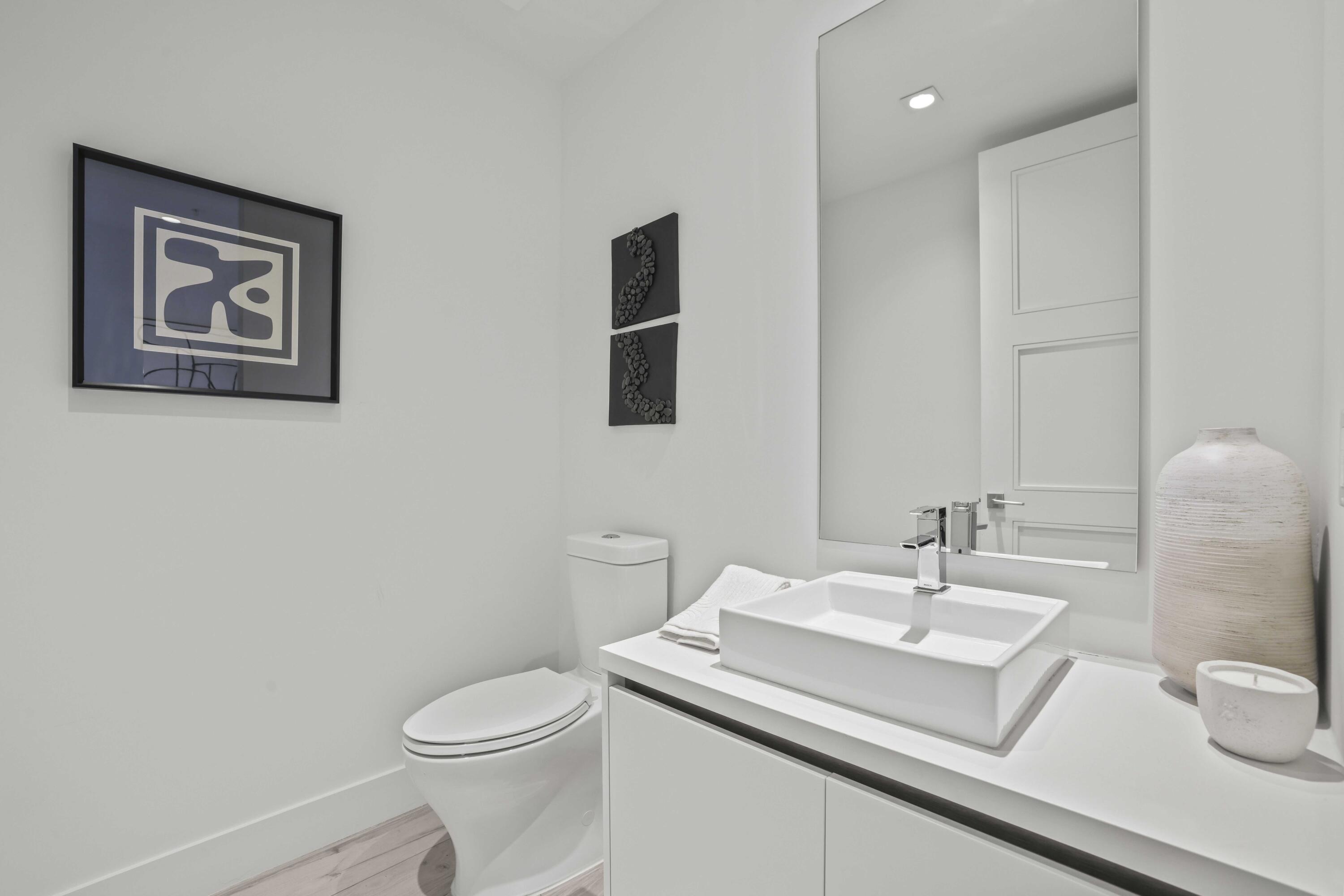 155 East Boca Raton Road, Unit 814 Boca Raton, FL 33432 - Photo 31 of 57 43 Guest bath