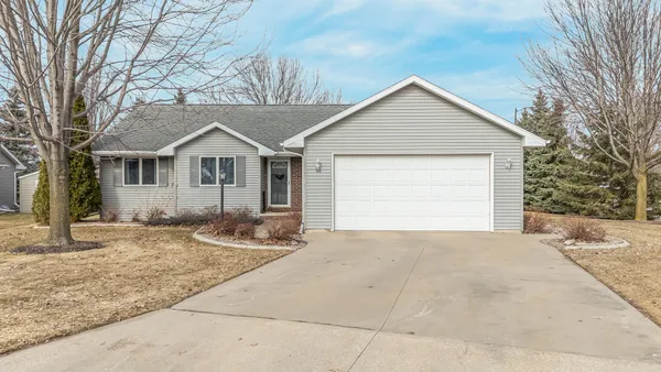 $345,000 | 103 Green Way Drive, Combined Locks, WI 54113
