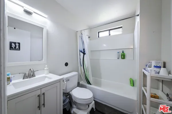 $799,000 | 2301 Buena Vista Street, Bakersfield, CA 93304