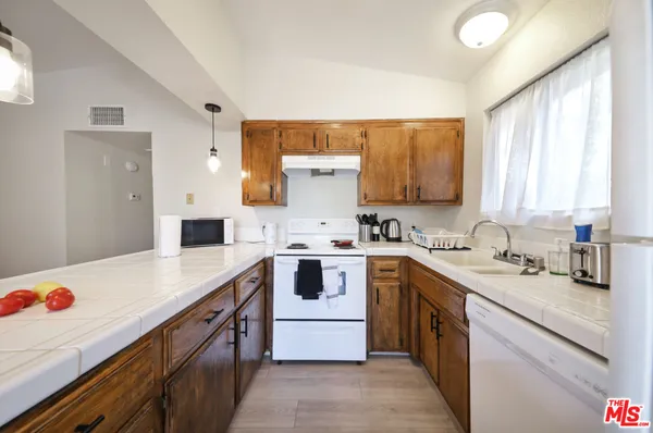 $799,000 | 2301 Buena Vista Street, Bakersfield, CA 93304