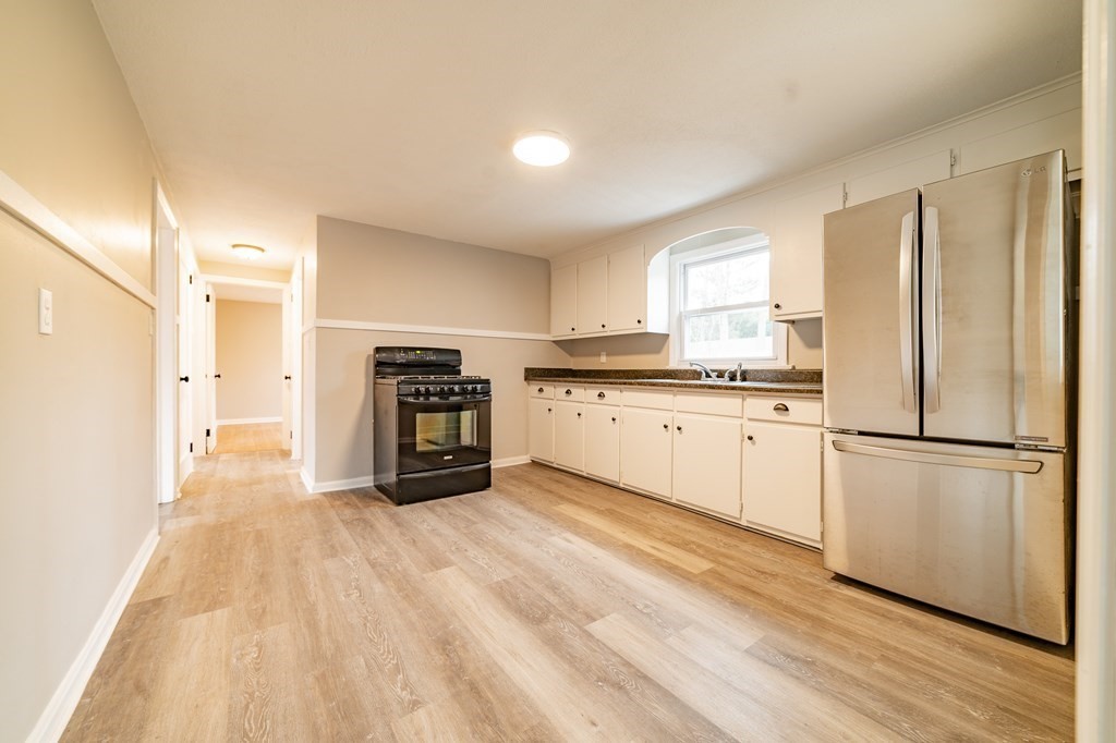 457 Plumtree Road Springfield, MA 01118 - Photo 7 of 27