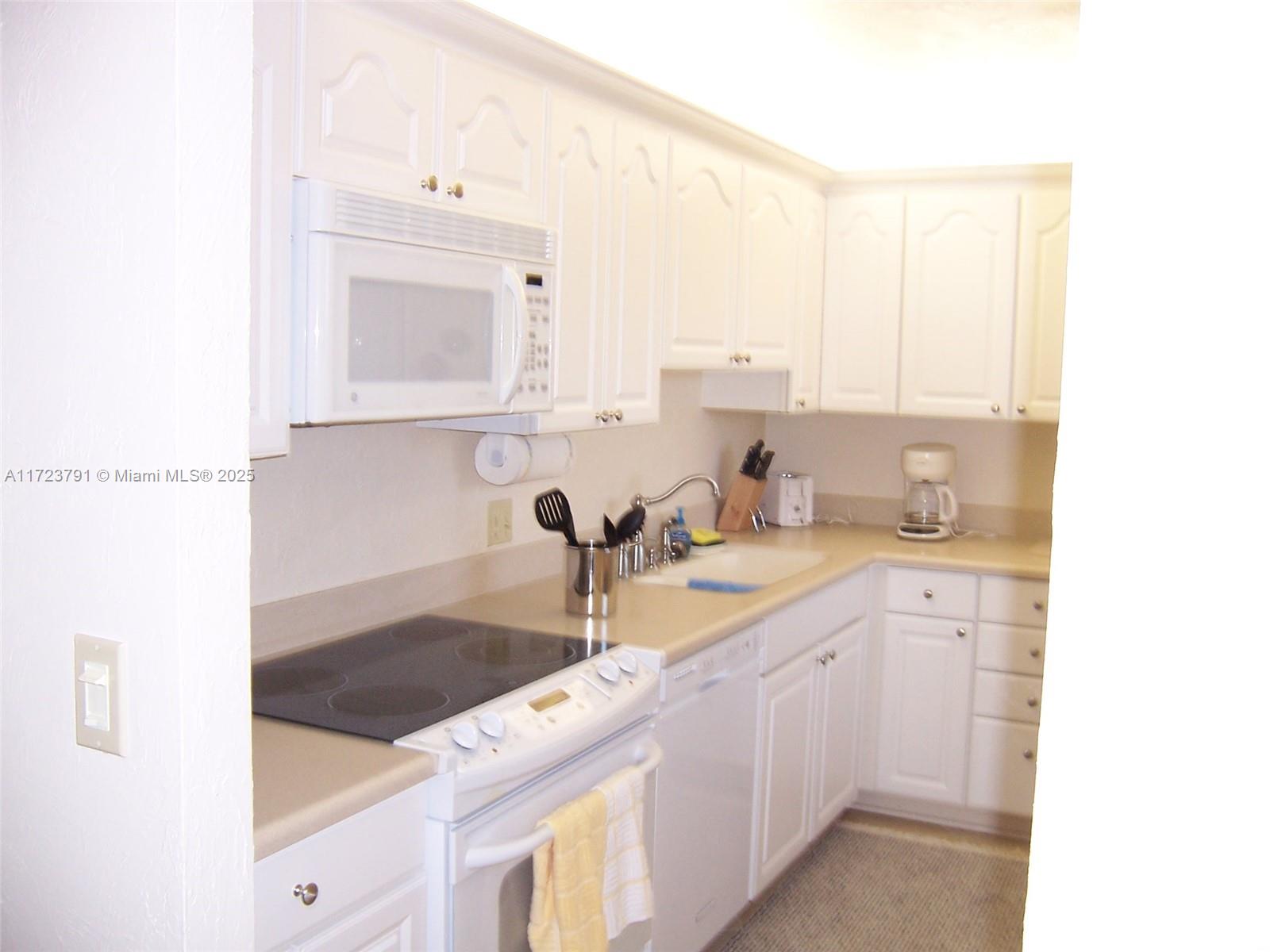 Jupiter Jupiter, FL 33477 - Photo 6 of 10 Kitchen