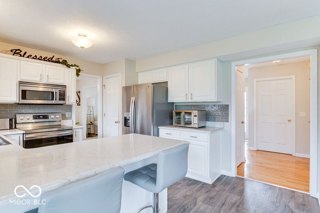 2334 Corsican Circle Westfield, IN 46074 - Photo 4 of 37