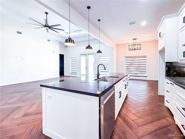 $3,250 | 8813 North 9th Street, McAllen, TX 78504