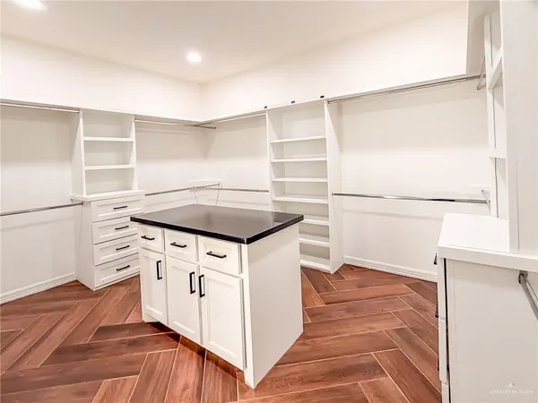 $3,250 | 8813 North 9th Street, McAllen, TX 78504