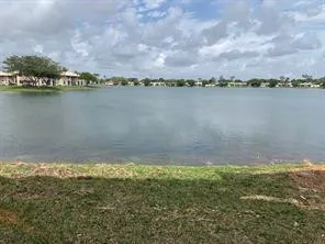 $1,575 | 432 Lakeside Drive, Unit 153, Margate, FL 33063