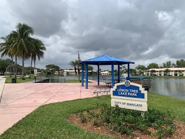 $1,575 | 432 Lakeside Drive, Unit 153, Margate, FL 33063