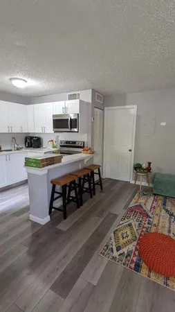 $1,575 | 432 Lakeside Drive, Unit 153, Margate, FL 33063