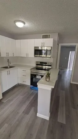 $1,575 | 432 Lakeside Drive, Unit 153, Margate, FL 33063