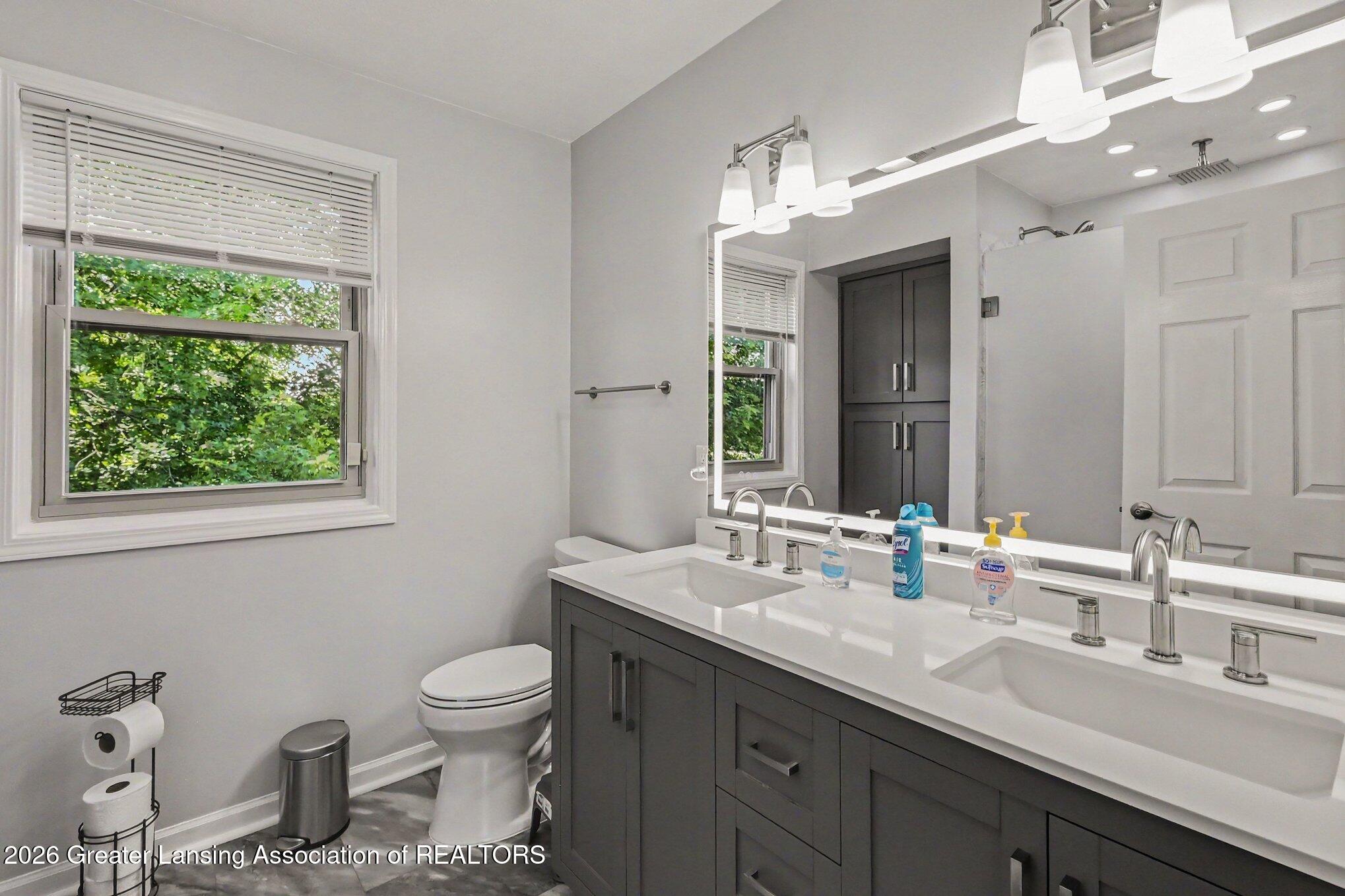 1113 Hawks Ridge Grand Ledge, MI 48837 - Photo 24 of 45 023_file_9547