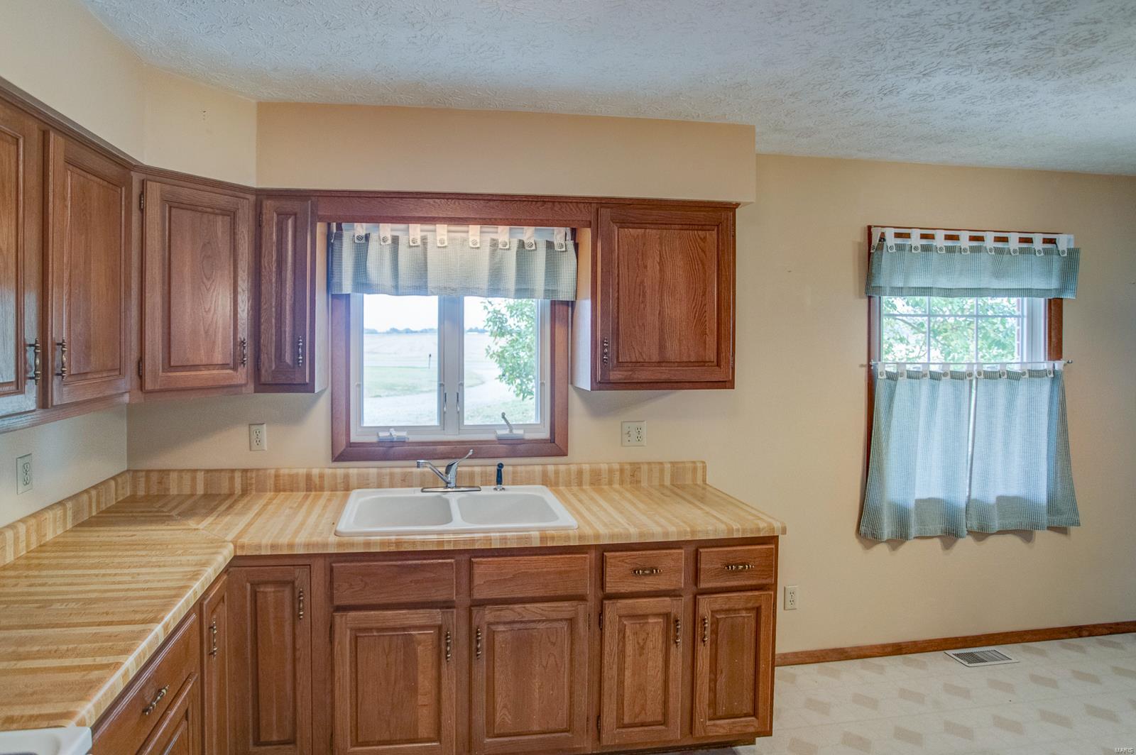 9467 Fruit Road Alhambra, IL 62001 - Photo 12 of 29