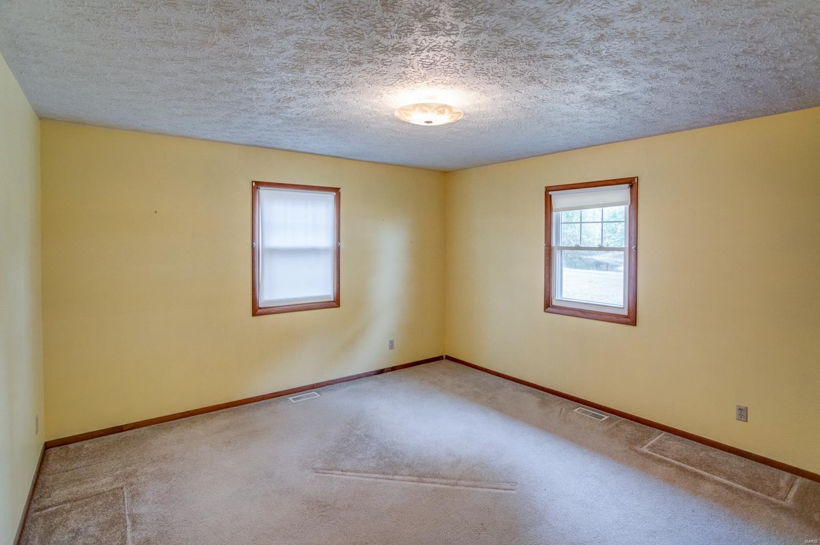 9467 Fruit Road Alhambra, IL 62001 - Photo 15 of 29