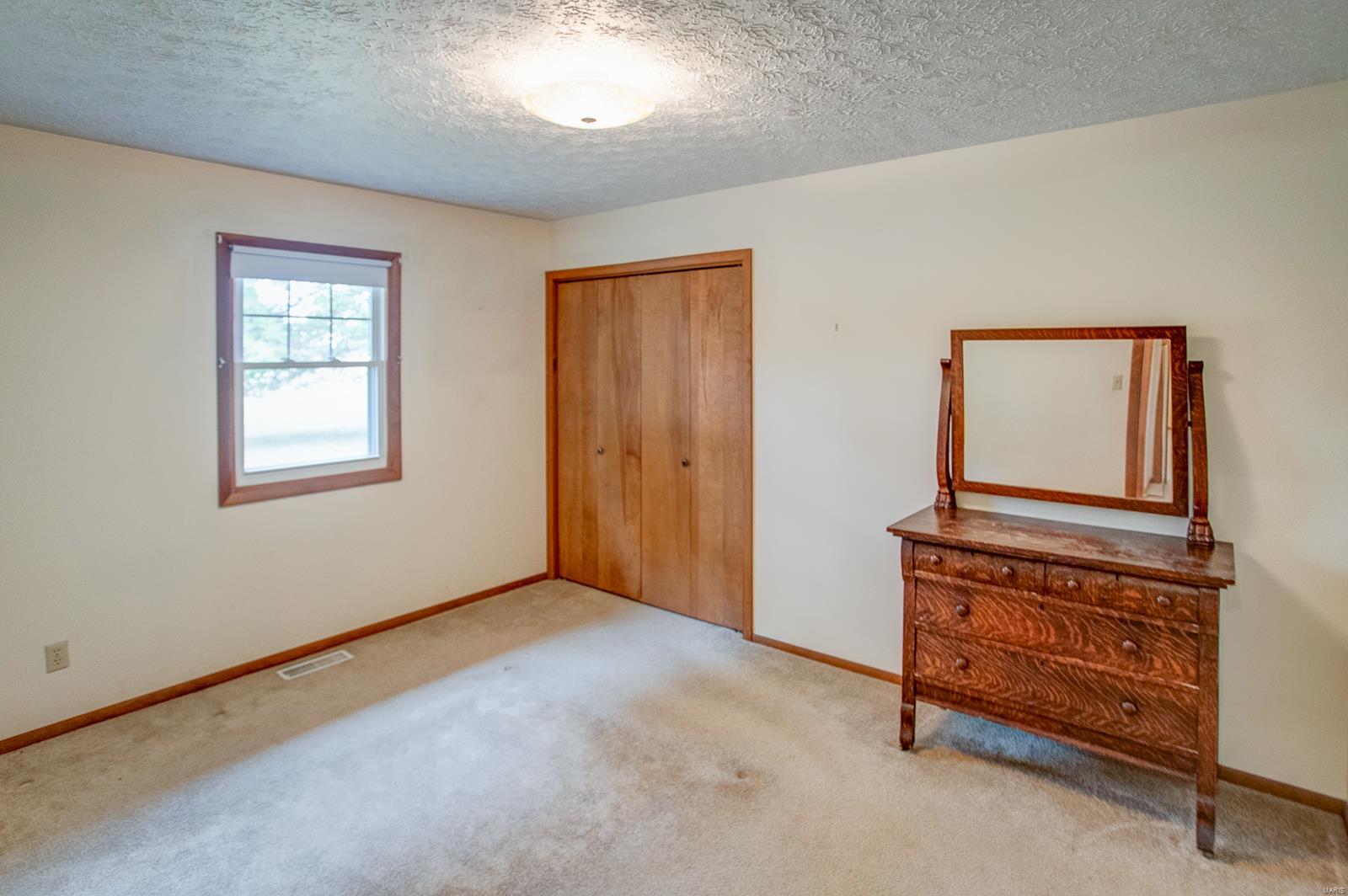 9467 Fruit Road Alhambra, IL 62001 - Photo 16 of 29